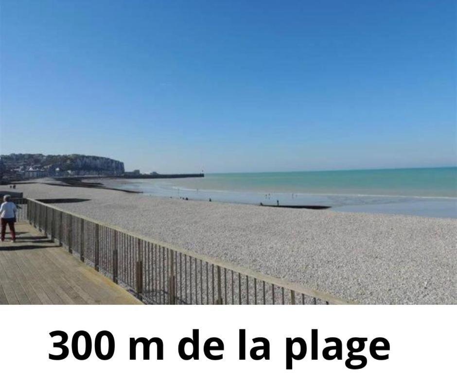 Appartement avec grand balcon et vue à 300 m plage, lit Queen Size Mers-les-Bains Exterior foto